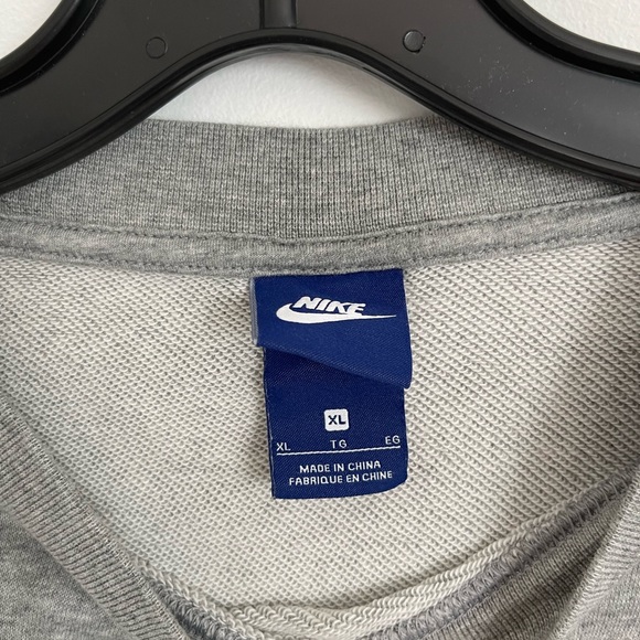 Nike Long Sleeve Gray Drawing Logo Sweat Shirt - LX - Picture 3 of 11